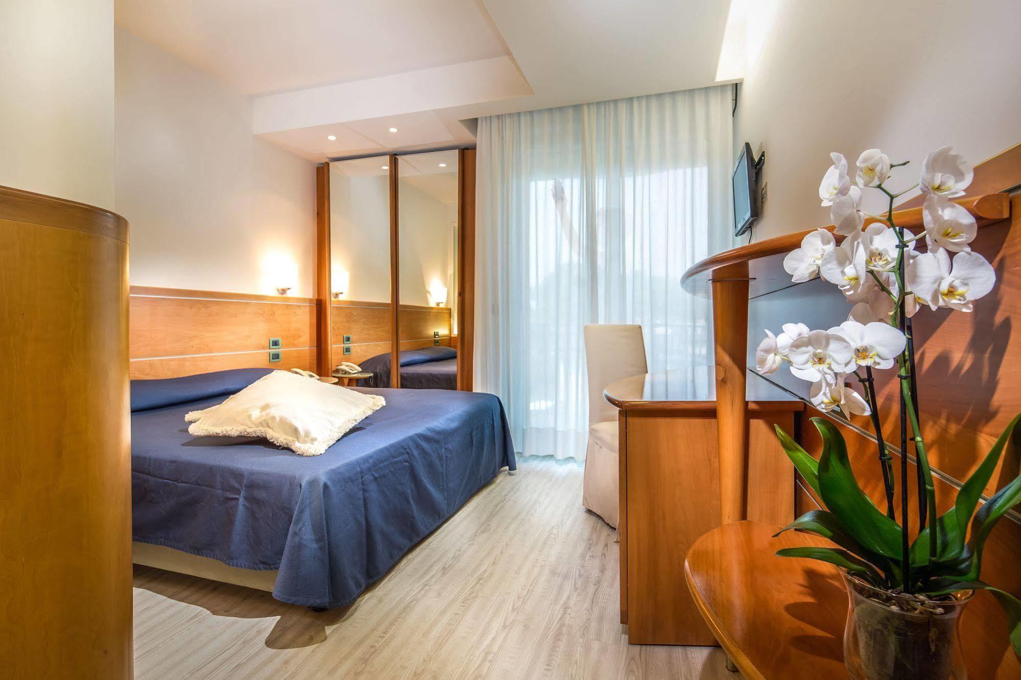 Park Hotel Lignano Sabbiadoro Exterior photo